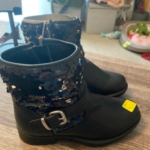 Justice Booties- Girls Sz: 2 new without tags